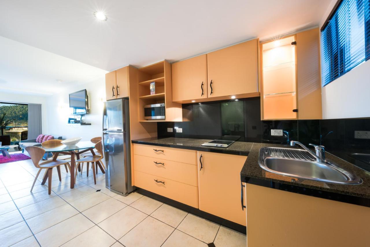 At Waterfront Whitsunday Retreat - Adults Only Aparthotel Airlie Beach Exterior photo